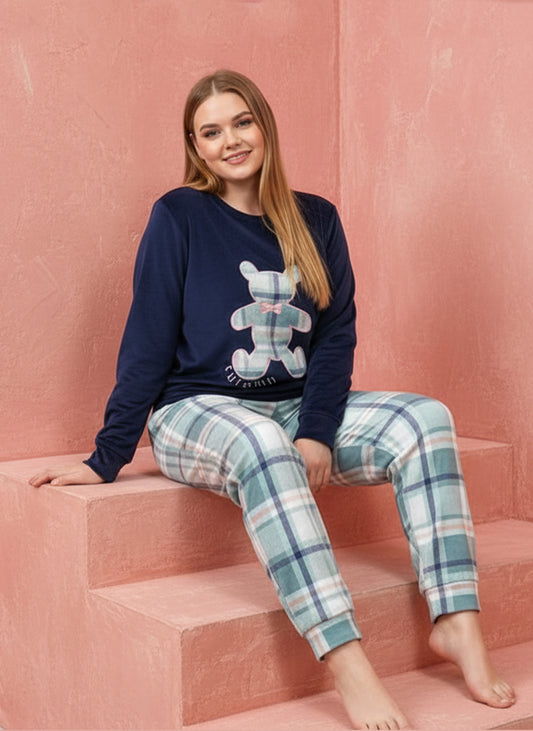 بيجامة قطيفة مبطنة