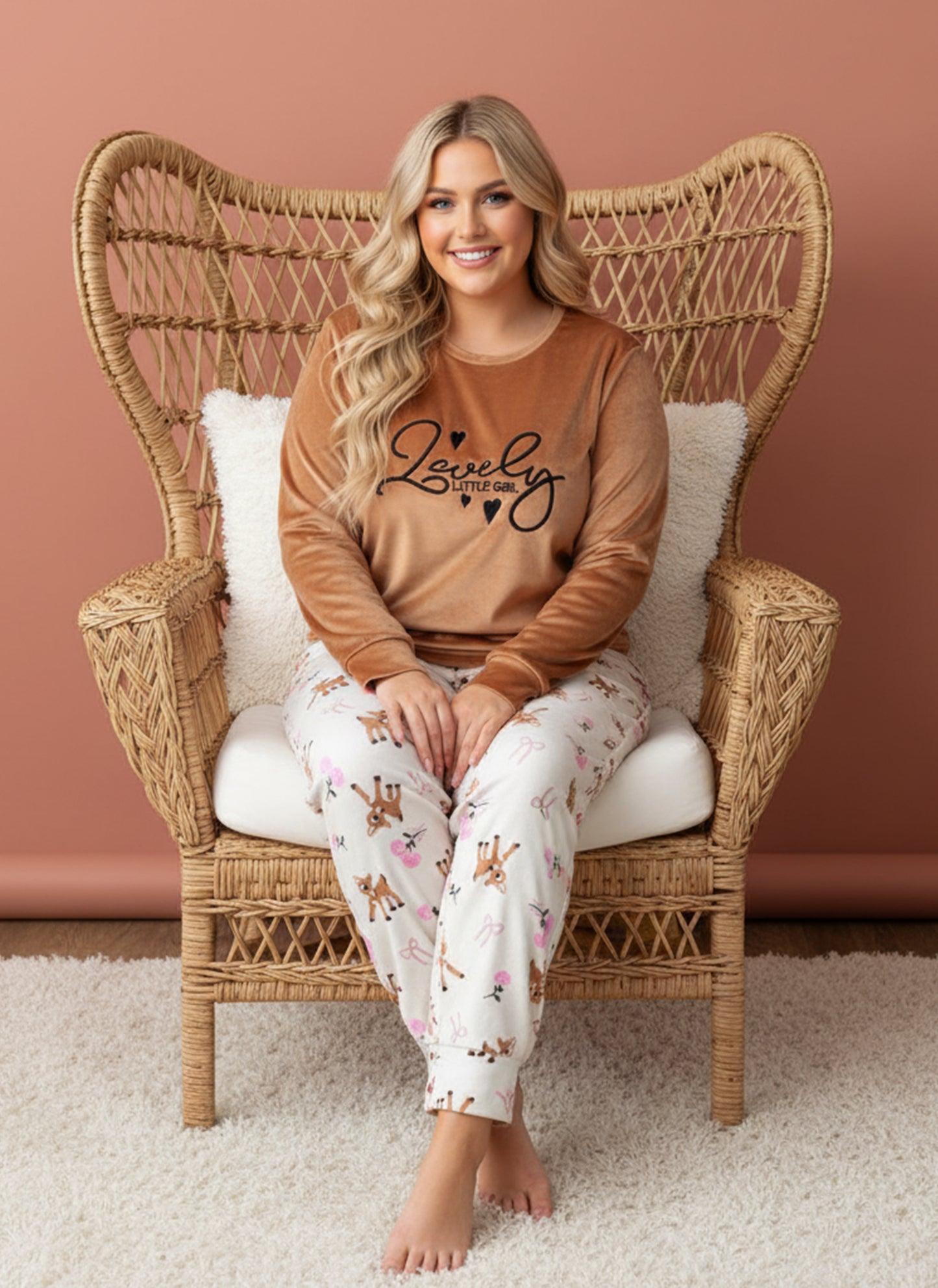 بيجامة قطيفة Lovely