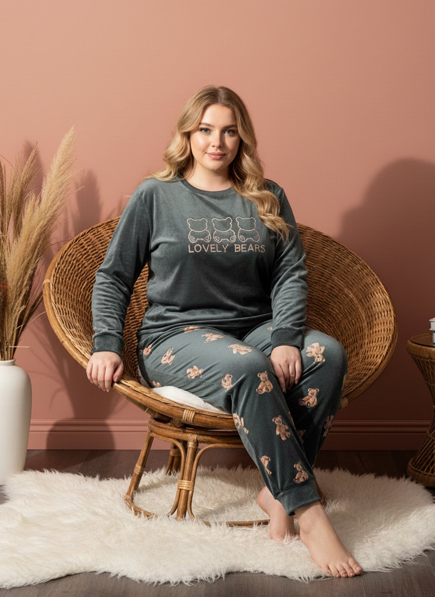 بيجامة قطيفة رمادية