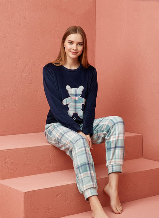 بيجامة قطيفة مبطنة