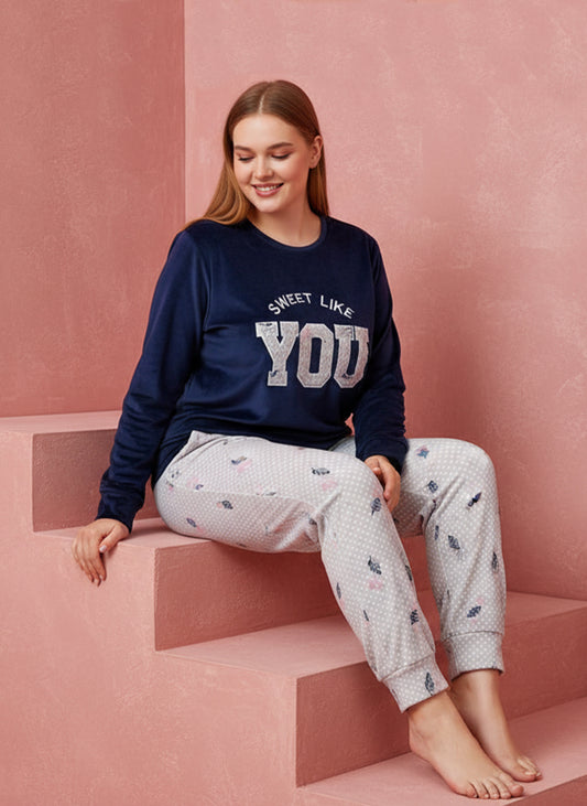 بيجامة قطيفة مبطنة