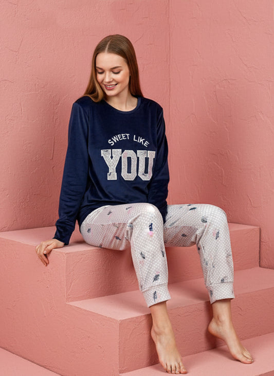 بيجامة قطيفة مبطنة